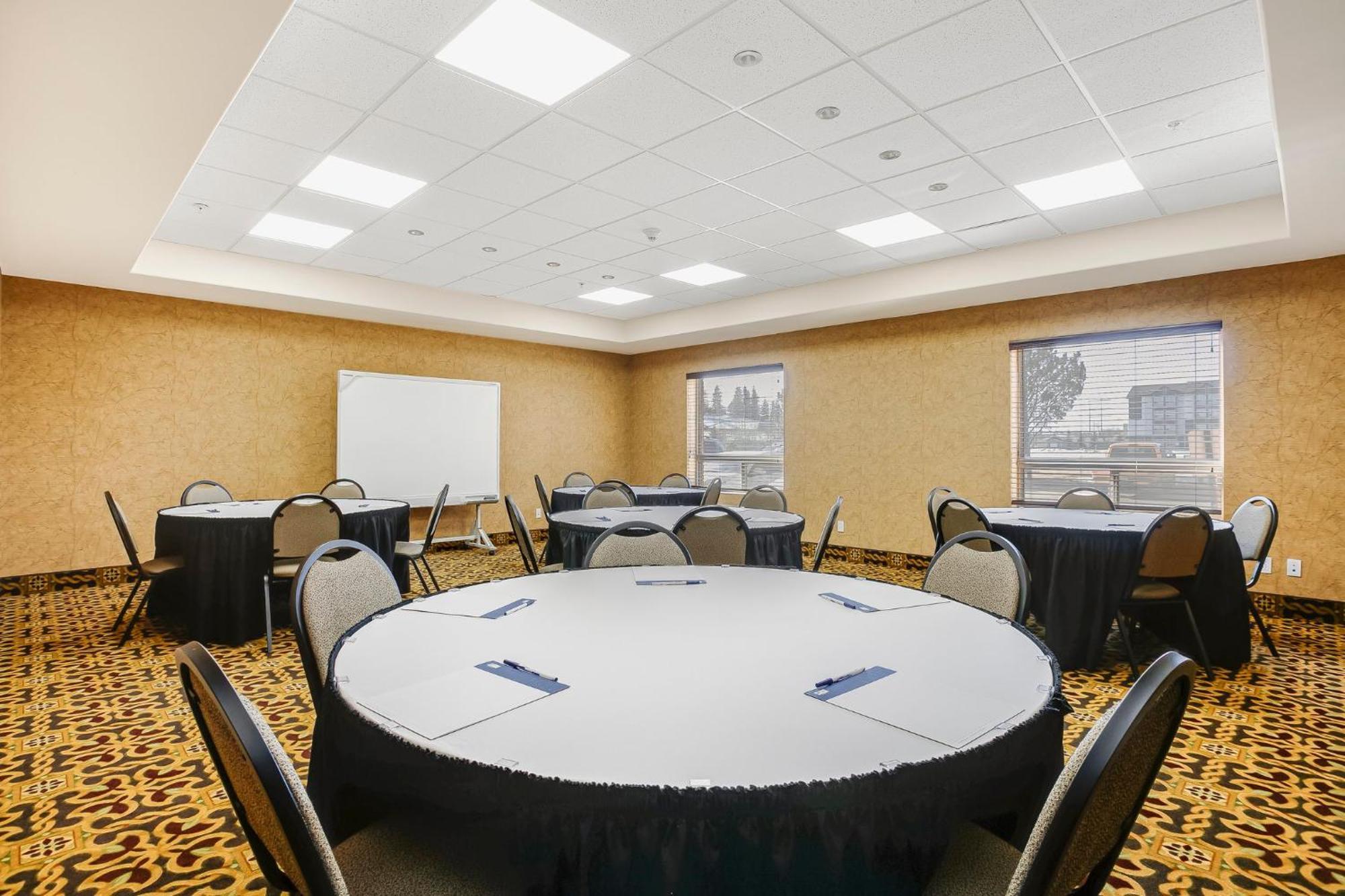 Holiday Inn Express Hotel & Suites - Slave Lake By Ihg Extérieur photo